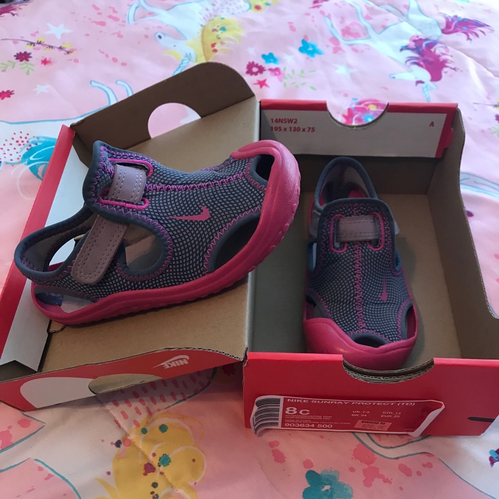 Nike girls Sunray sport sandals EUC